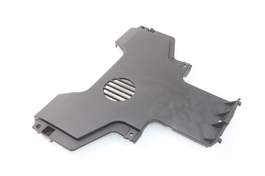 photo de FRONT MIDDLE PANEL PIAGGIO MP3 HPE 500 (2019 - 2022) - Product overview