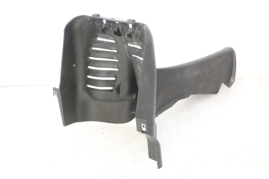 photo de FRONT MIDDLE PANEL PIAGGIO MP3 RL 250 (2006 - 2010) - Fixing points details