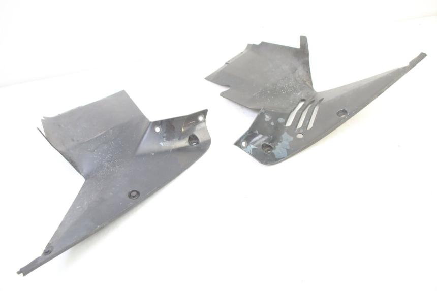 photo de FRONT MIDDLE PANEL HONDA ST PAN EUROPEAN 1300 (2002 - 2013) - Alternative perspective