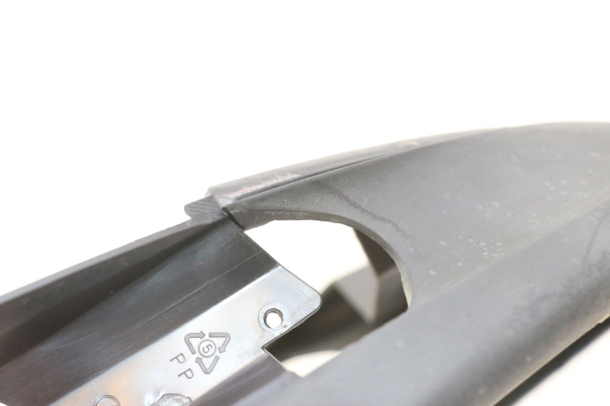 photo de FRONT MIDDLE PANEL GILERA STALKER 50 (2004 - 2014) - Zoom on usage condition