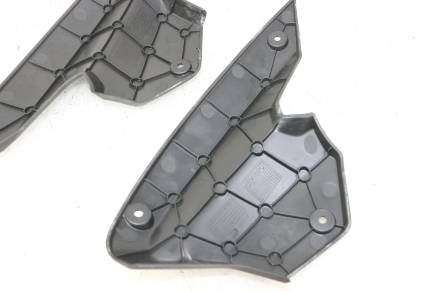 photo de FRONT MIDDLE PANEL PEUGEOT STREETZONE I NAKED 2T 50 (2018 - 2020) - Surface and material condition