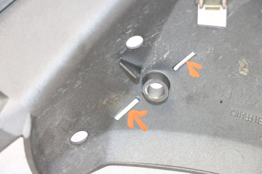photo de LOWER FRONT FAIRING JUNCTION PEUGEOT TREKKER 50 (1995 - 2004) - Alternative perspective