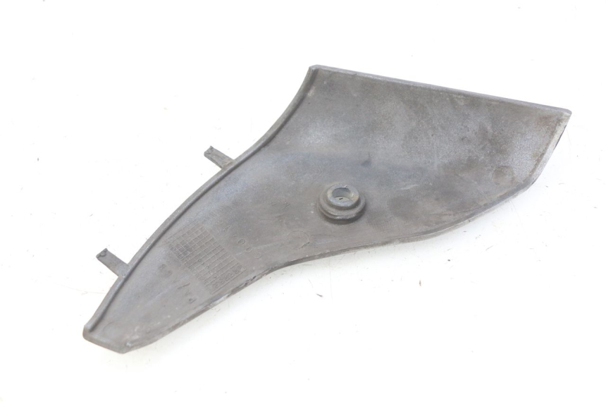 photo de LOWER FRONT FAIRING JUNCTION PIAGGIO VESPA LX 125 (2005 - 2010) - Component detail