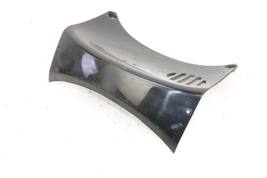 photo de LOWER FRONT FAIRING JUNCTION PIAGGIO X8 125 (2004 - 2007) - Zoom on usage condition
