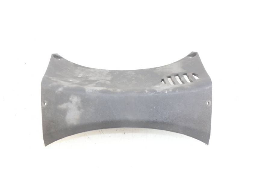 photo de LOWER FRONT FAIRING JUNCTION PIAGGIO XEVO - X EVO 125 (2007 - 2017) - Zoom on usage condition