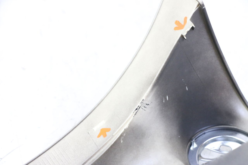 photo de FRONT MIDDLE PANEL JM MOTORS VX 125 (2022 - 2025) - Zoom on usage condition