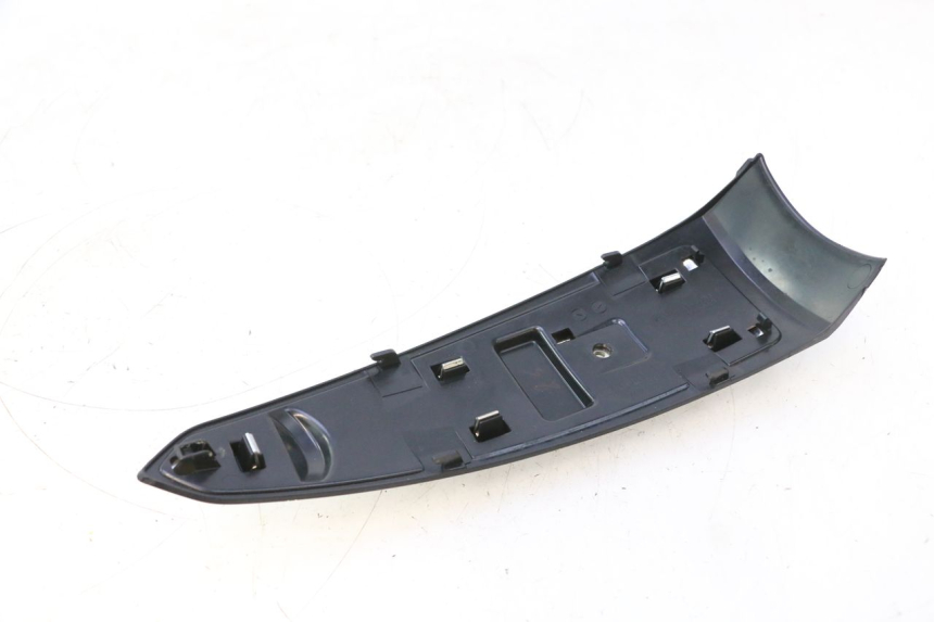 photo de FRONT FAIRING JUNCTION PIAGGIO LIBERTY IGET 4T 50 (2015 - 2020) - Component detail