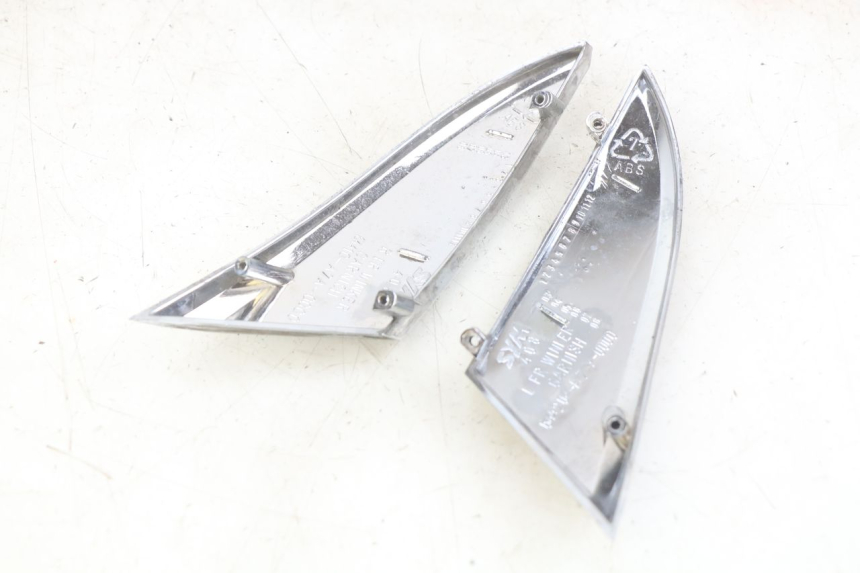 photo de FRONT FAIRING JUNCTION SYM MIO 50 (2011 - 2017) - Zoom on usage condition