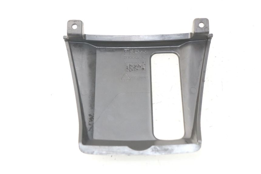 photo de FRONT MIDDLE PANEL PIAGGIO MP3 HPE 500 (2019 - 2022) - Zoom on usage condition