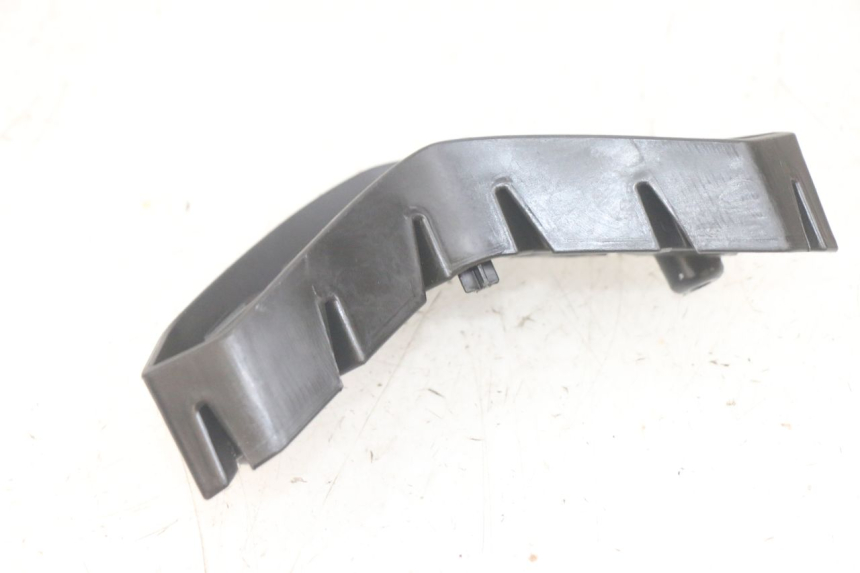 photo de FRONT MIDDLE PANEL PIAGGIO MP3 HPE 300 (2019 - 2026) - Alternative perspective