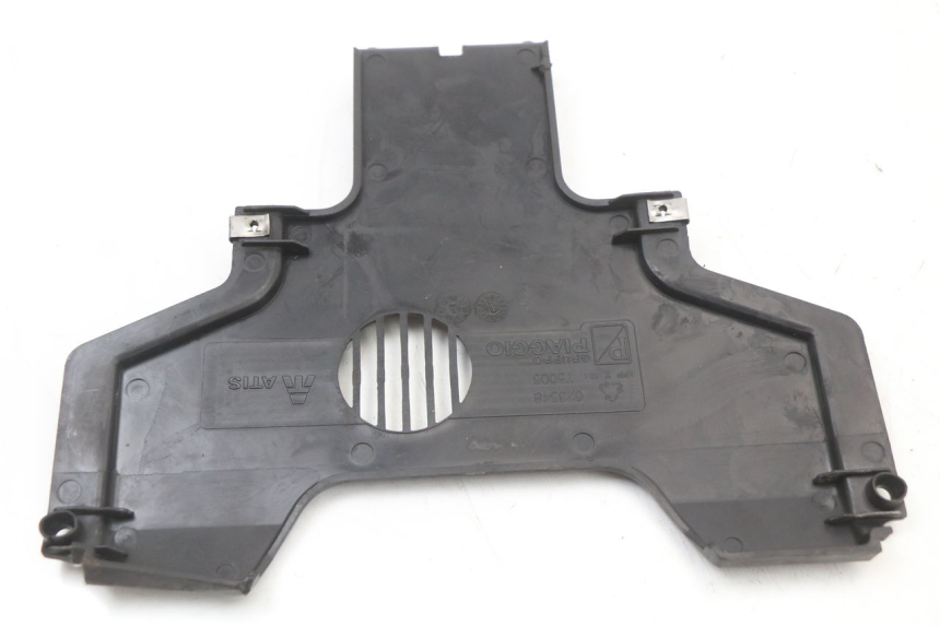photo de FRONT MIDDLE PANEL PIAGGIO MP3 125 (2006 - 2014) - Alternative perspective