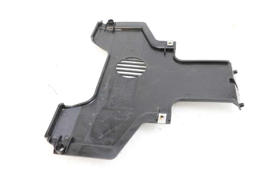 photo de FRONT MIDDLE PANEL PIAGGIO MP3 125 (2006 - 2014) - Component detail