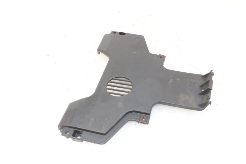 photo de FRONT MIDDLE PANEL PIAGGIO MP3 500 (2011 - 2015) - Zoom on usage condition