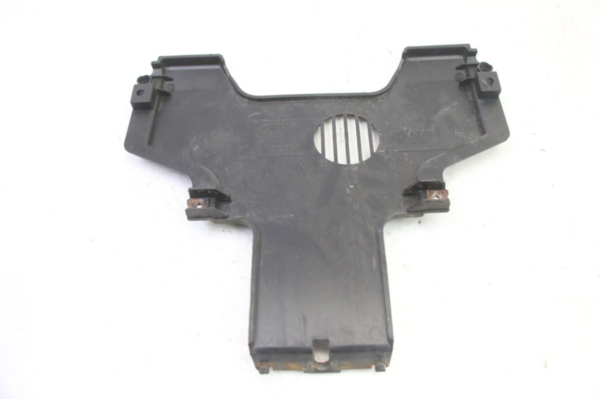 photo de FRONT MIDDLE PANEL PIAGGIO MP3 500 (2014 - 2017) - Zoom on usage condition