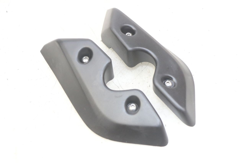 photo de FRONT FAIRING JUNCTION YAMAHA MT ABS 125 (2014 - 2018) - Alternative perspective