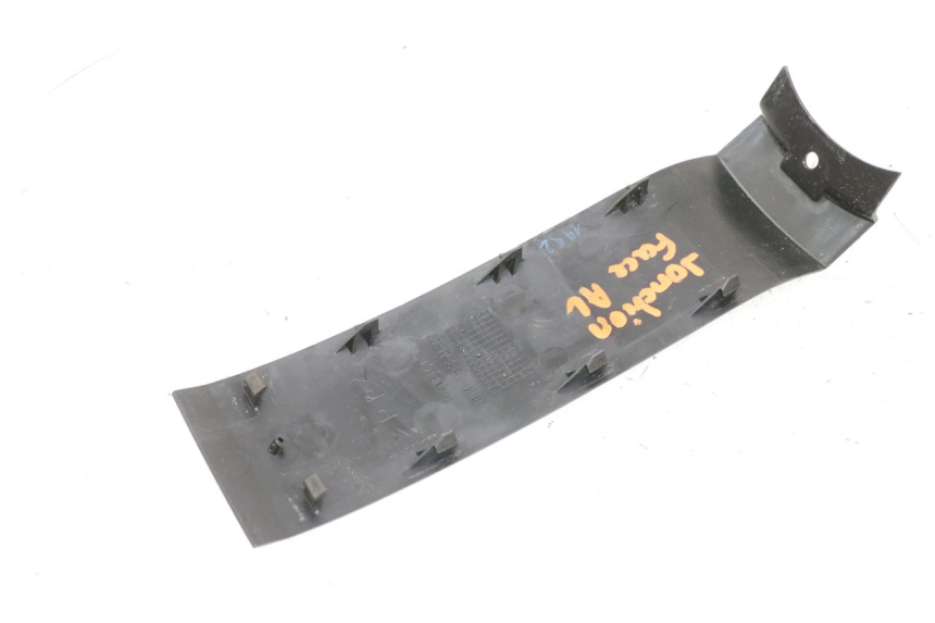 photo de FRONT MIDDLE PANEL YAMAHA NEO'S CORE 1 (2022 - 2026) - Zoom on usage condition