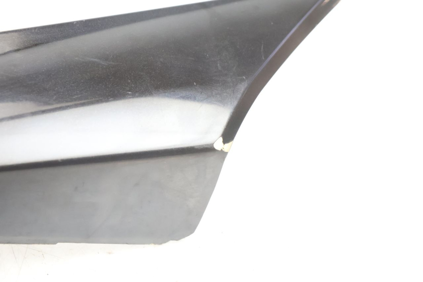photo de FRONT MIDDLE PANEL PEUGEOT SATELIS 125 (2006 - 2009) - Fixing points details