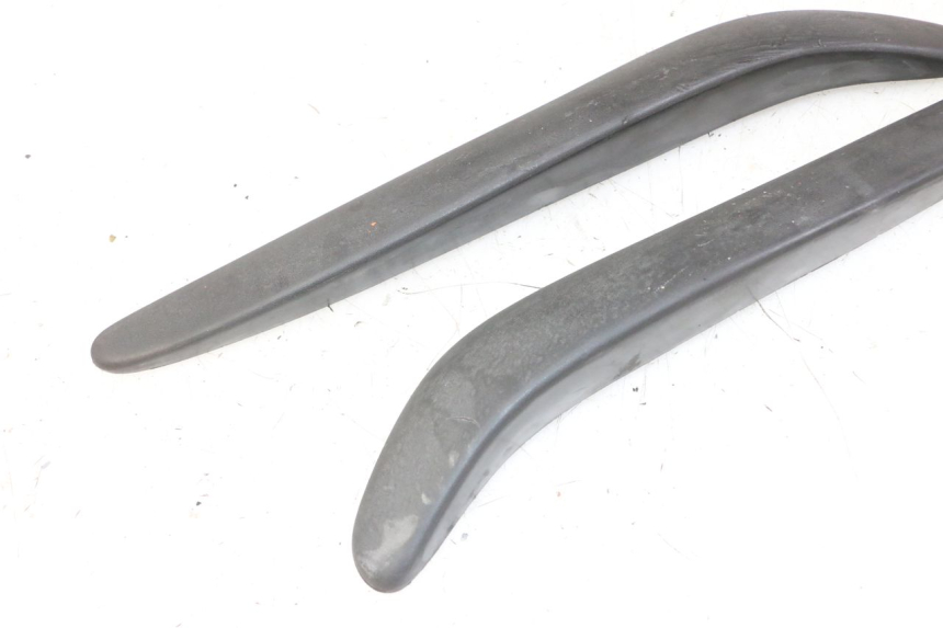 photo de FRONT MIDDLE PANEL APRILIA SCARABEO GT TOURING 125 (1999 - 2005) - Component detail