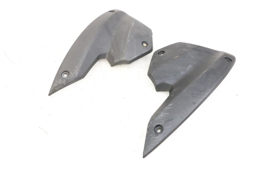 photo de FRONT MIDDLE PANEL PEUGEOT STREETZONE 2T 50 (2014 - 2019) - Alternative perspective