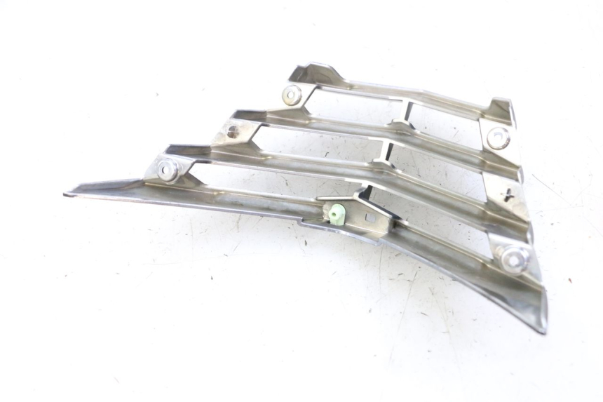 photo de UPPER FRONT FAIRING JUNCTION PEUGEOT CITYSTAR 50 (2013 - 2017) - Technical close-up