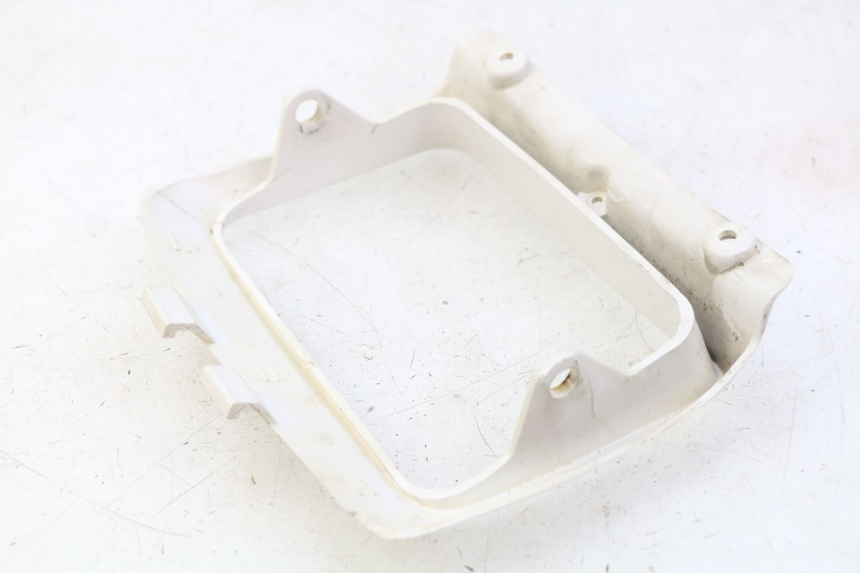 photo de UPPER FRONT FAIRING JUNCTION SUZUKI CP 80 (1985 - 1996) - Zoom on usage condition