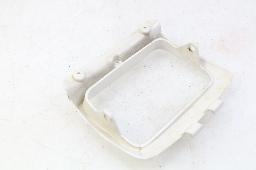 photo de UPPER FRONT FAIRING JUNCTION SUZUKI CP 80 (1985 - 1996) - Alternative perspective