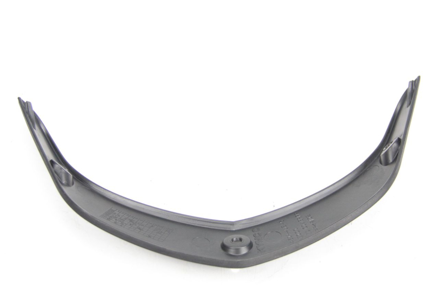 photo de UPPER FRONT FAIRING JUNCTION KYMCO DINK 4T 50 (2007 - 2018) - Zoom on usage condition