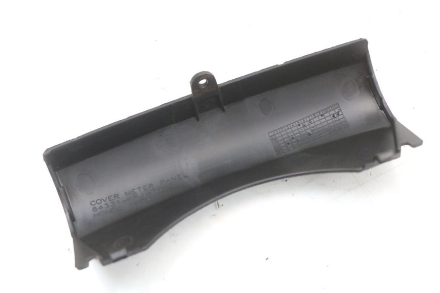 photo de FRONT MIDDLE PANEL  HONDA FES S-WING SWING ABS 125 (2007 - 2015) - Zoom on usage condition