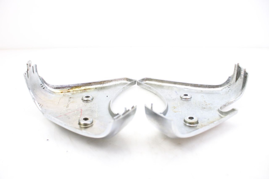 photo de UPPER FRONT FAIRING JUNCTION SYM HUSKY 125 (1999 - 2005) - Alternative perspective