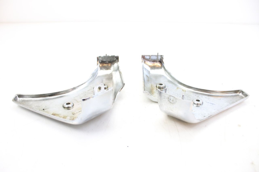 photo de UPPER FRONT FAIRING JUNCTION SYM HUSKY 125 (1999 - 2005) - Technical close-up