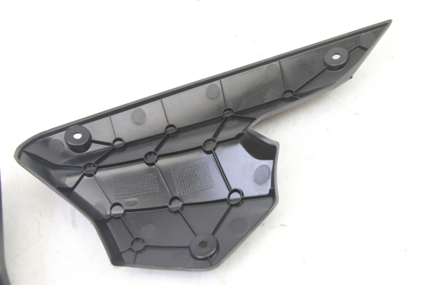 photo de FRONT MIDDLE PANEL  PEUGEOT KISBEE 4T 50 (2018 - 2022) - Fixing points details