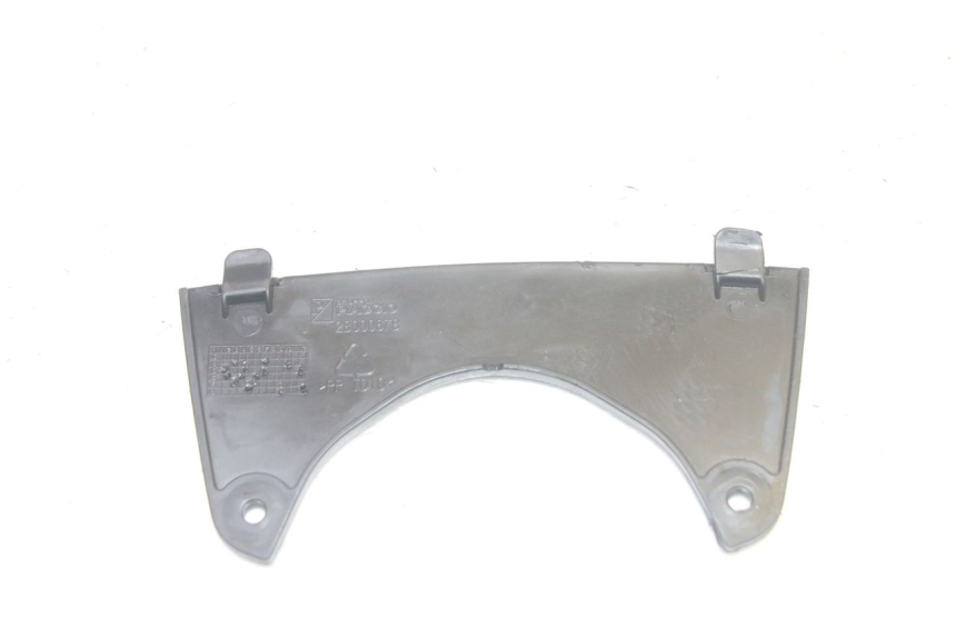 photo de FRONT MIDDLE PANEL PIAGGIO MP3 HPE 350 (2018 - 2020) - Zoom on usage condition