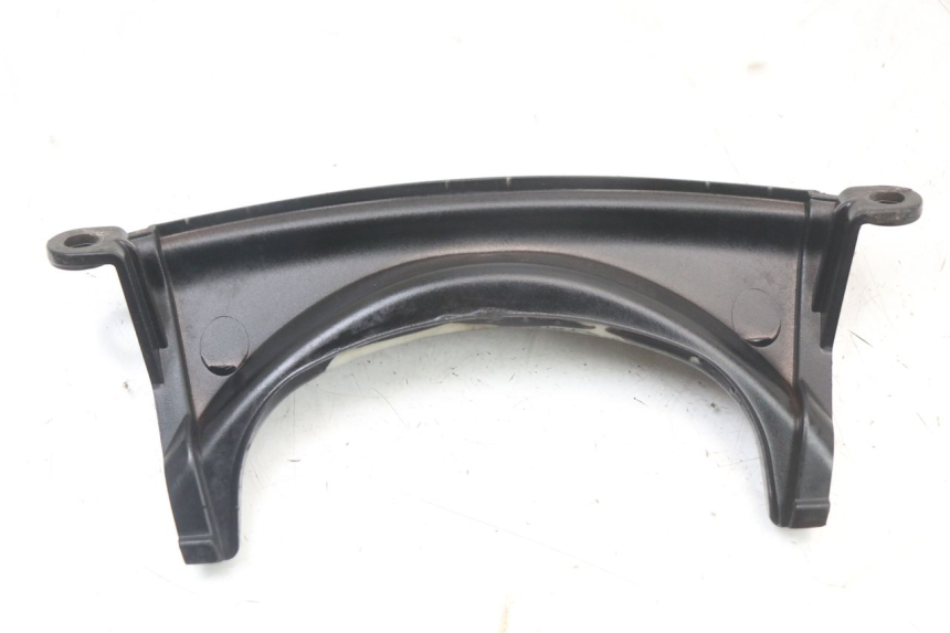 photo de FRONT MIDDLE PANEL  PEUGEOT DJANGO 125 (2014 - 2017) - Zoom on usage condition