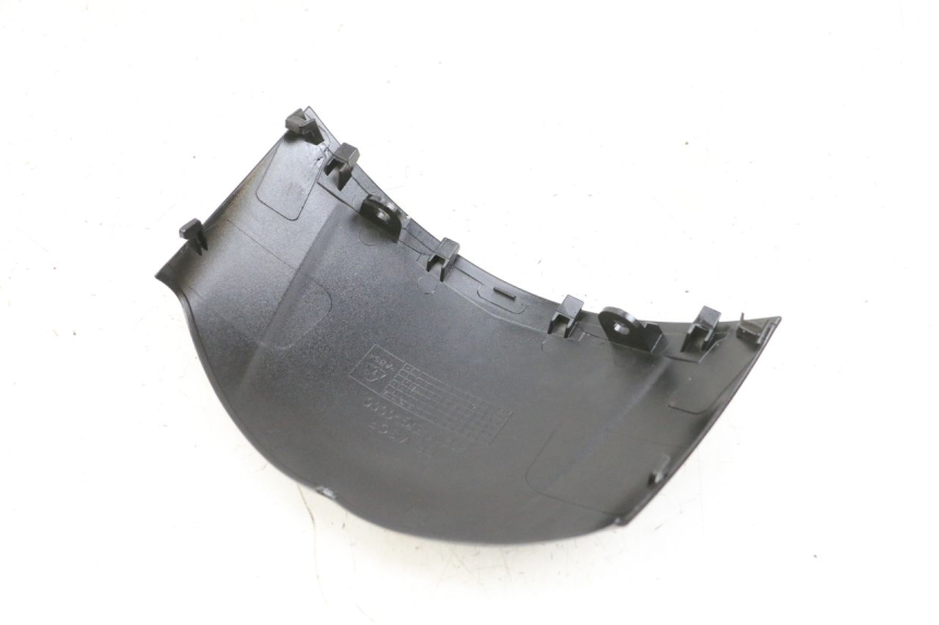 photo de FRONT MIDDLE PANEL  PEUGEOT TWEET PRO EFI 4T 50 (2021 - 2022) - Zoom on usage condition