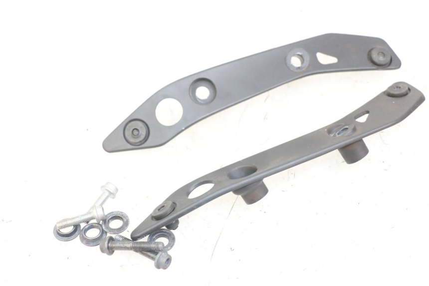 photo de UPPER FRONT FAIRING JUNCTION YAMAHA XMAX X-MAX ABS 125 (2017 - 2020) - Zoom on usage condition