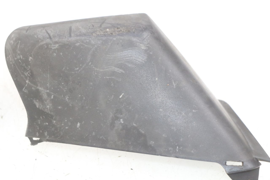 photo de UPPER FRONT FAIRING JUNCTION YAMAHA XMAX X-MAX 125 (2006 - 2009) - Technical close-up