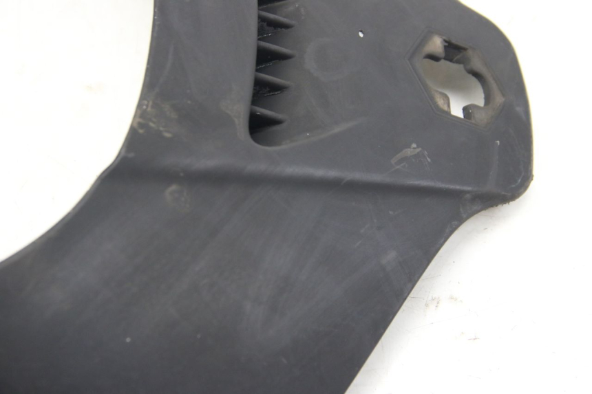 photo de FRONT FAIRING JUNCTION PIAGGIO X8 125 (2004 - 2007) - Surface and material condition