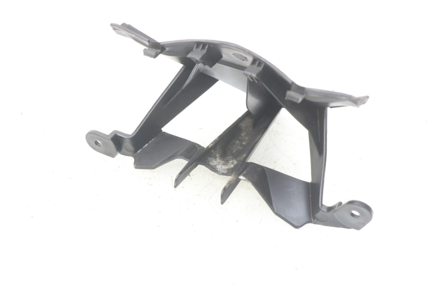 photo de FRONT FAIRING JUNCTION YAMASAKI YM T 125 (2015 - 2020) - Zoom on usage condition