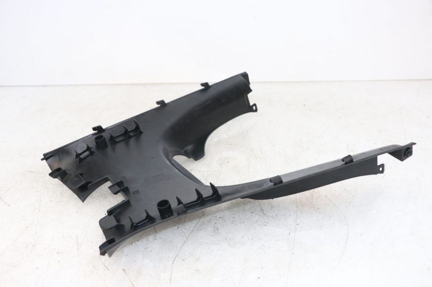 photo de MIDDLE FLOOR PANEL KYMCO DINK STREET ABS 125 (2011 - 2018) - Zoom on usage condition