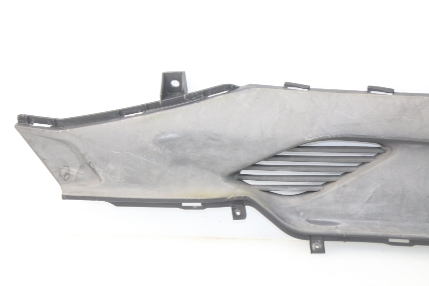 photo de RIGHT MIDDLE FLOOR PANEL KYMCO DINK STREET 125 (2009 - 2014) - Zoom on usage condition