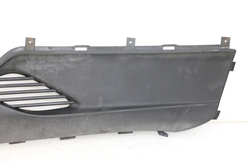 photo de RIGHT MIDDLE FLOOR PANEL KYMCO DINK STREET 125 (2009 - 2014) - Technical close-up