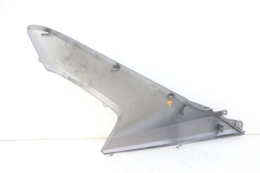 photo de RIGHT FOOTPEG JUNCTION HONDA FORZA ABS 300 (2013 - 2017) - Distinctive features