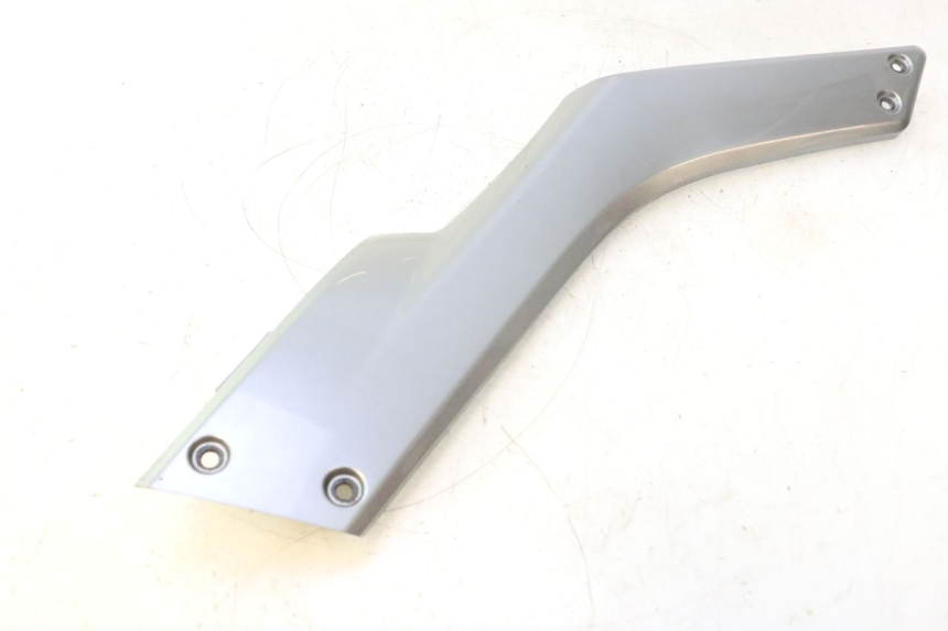 photo de RIGHT MIDDLE FLOOR PANEL GILERA GP 800 (2007 - 2013) - Surface and material condition