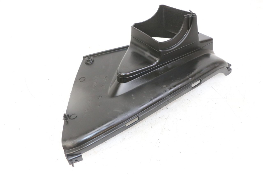 photo de RIGHT MIDDLE FLOOR PANEL PEUGEOT JET FORCE CARBU 50 (2003 - 2016) - Fixing points details