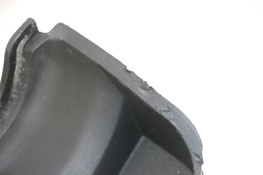 photo de RIGHT MIDDLE FLOOR PANEL PEUGEOT JET FORCE CARBU 50 (2003 - 2016) - Surface and material condition