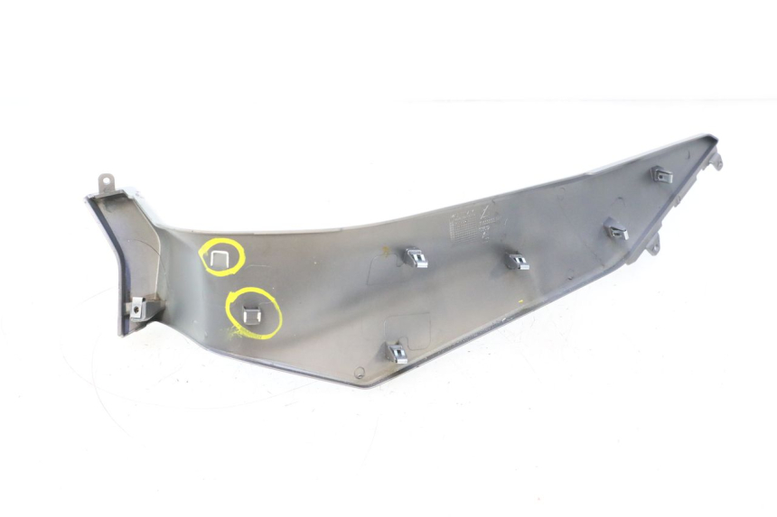 photo de RIGHT MIDDLE FLOOR PANEL PIAGGIO MP3 HPE 530 (2022 - 2026) - Product overview