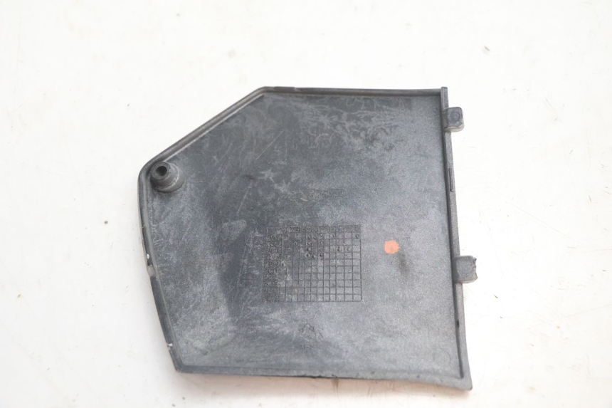 photo de RIGHT MIDDLE FLOOR PANEL PIAGGIO MP3 LT 300 (2010 - 2016) - Alternative perspective