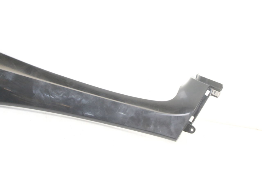 photo de RIGHT MIDDLE FLOOR PANEL PIAGGIO MP3 500 (2014 - 2017) - Zoom on usage condition