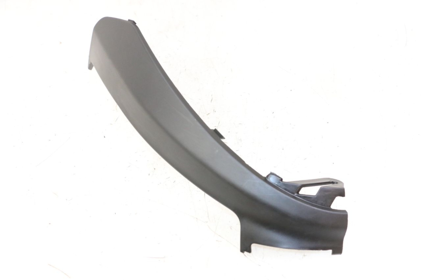 photo de RIGHT MIDDLE FLOOR PANEL PIAGGIO NRG POWER PUREJET 50 (2018 - 2021) - Zoom on usage condition