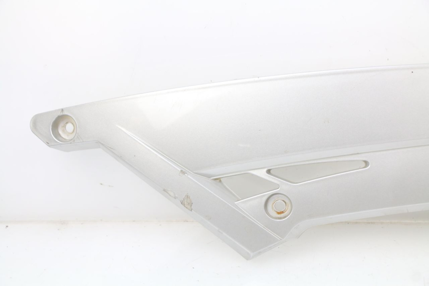 photo de RIGHT MIDDLE FLOOR PANEL RAZZO STEED 125 (2012 - 2018) - Distinctive features